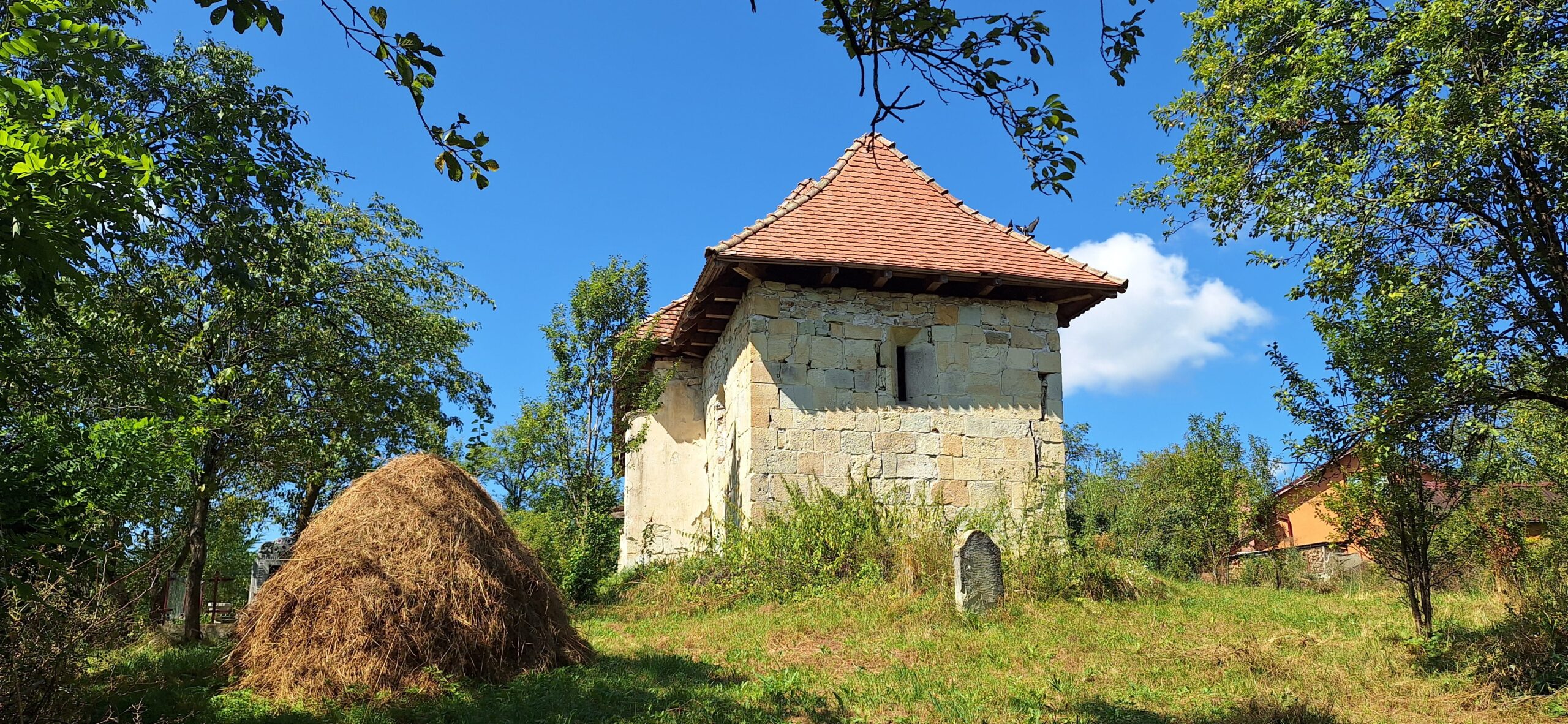 Biserica reformata cisterciana gotica Nima Cluj Transylvania in Ruins