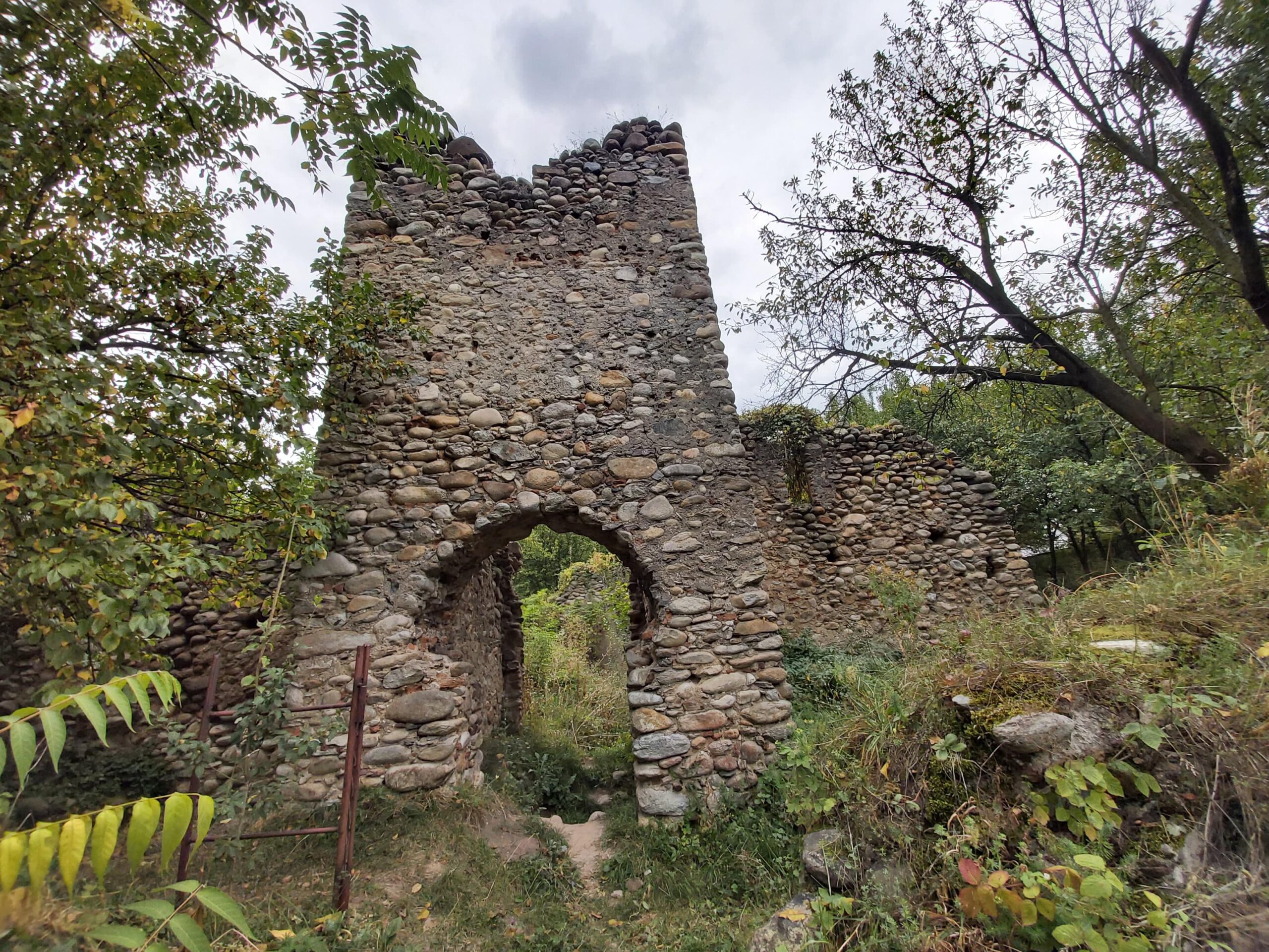 Cetatea Malaiesti Hunedoara Transylvania in Ruins