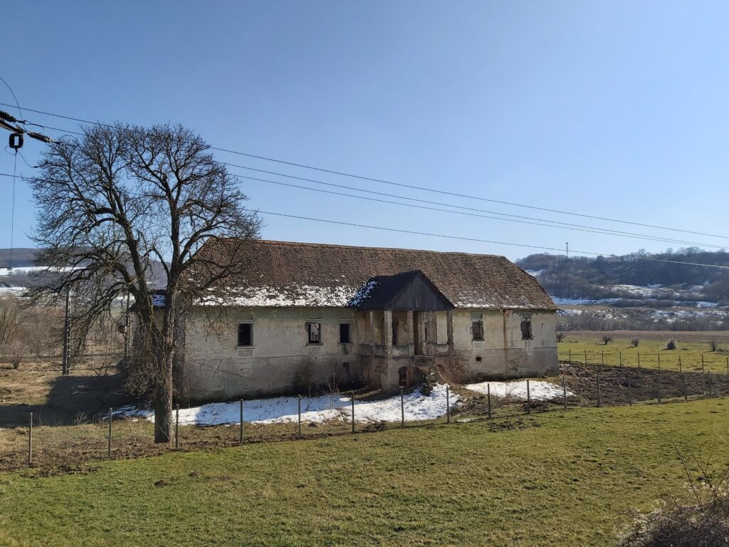 Castelul Haller Mihai Viteazu Zoltan Mures Translyvania in Ruins