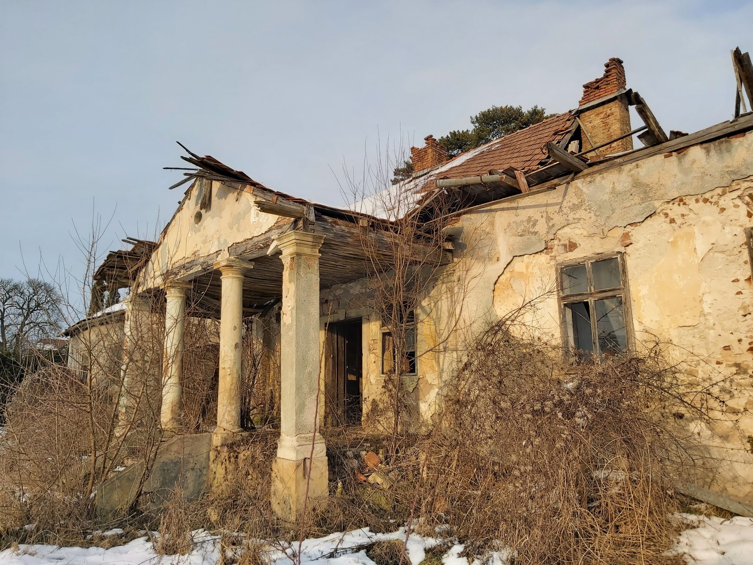 Conacul Banffy Turea Cluj Transylvania in Ruins