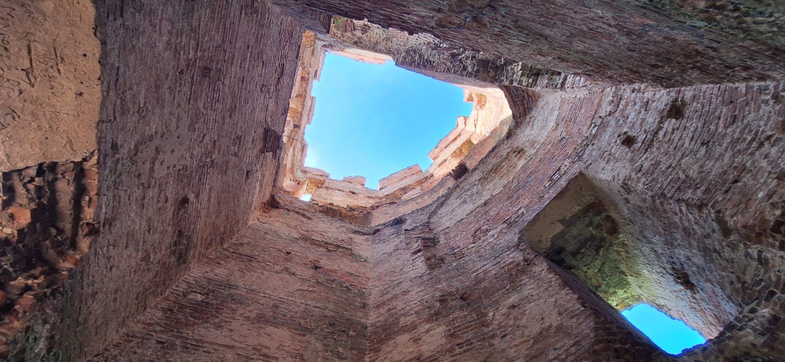 Donjonul Cheresig Bihor Transylvania in Ruins