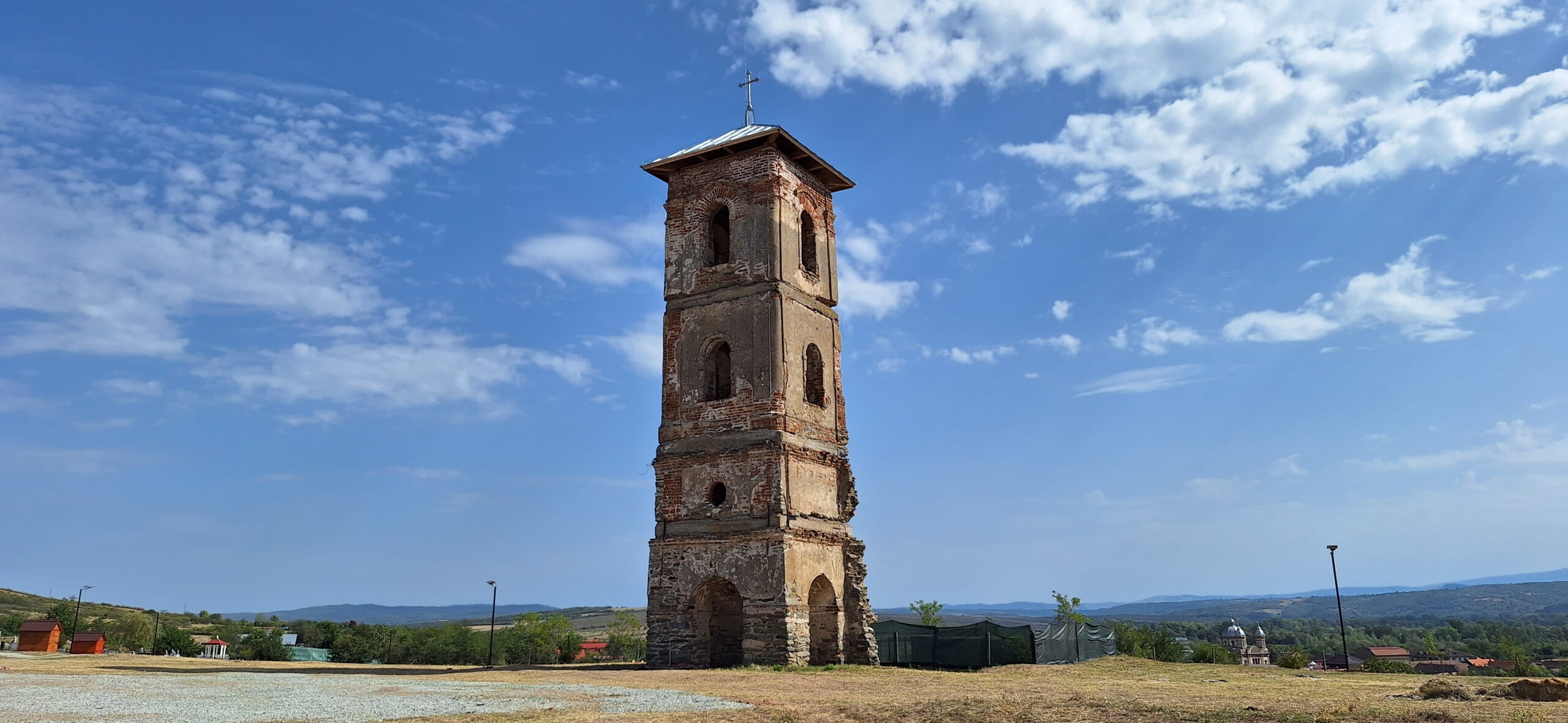 Turnul de pe Deal Gradinari, Caras-Severin, Transylvania in Ruins