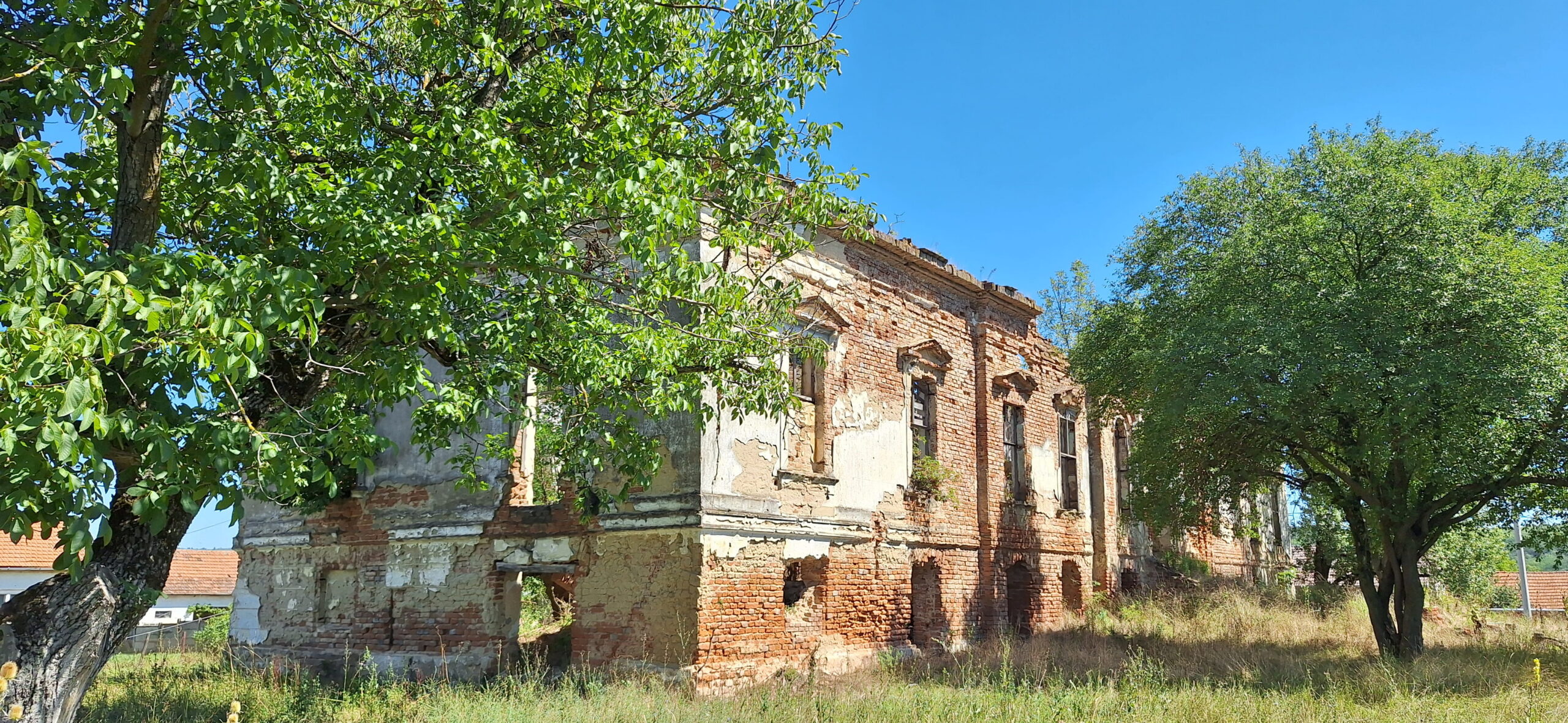 Conacul Atanasievici din Valeapai, Caras-Severin, Transylvania in Ruins