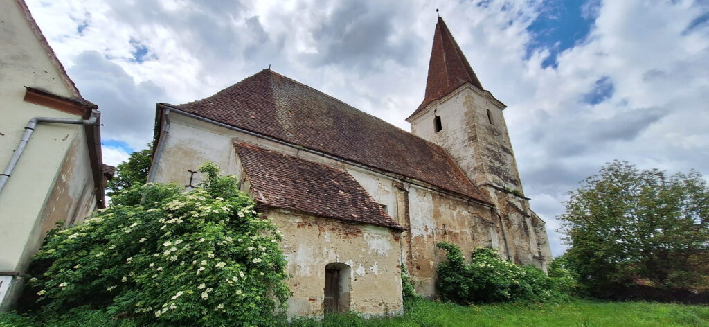 Biserica fortificata din Vard, Sibiu, Transylvania in Ruins