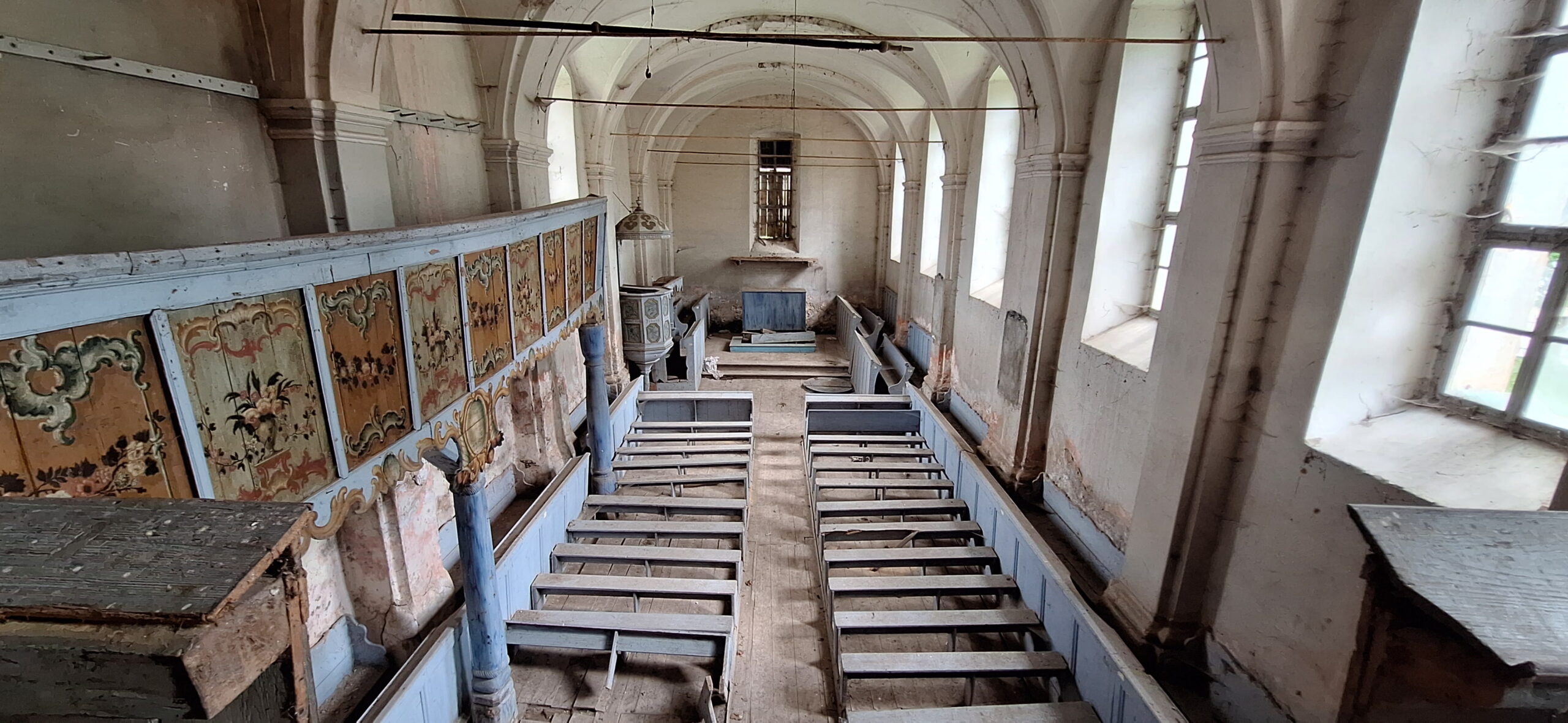 Beléptem az elhagyatott templomba és szavak nélkül maradtam. A vérdi erődtemplom